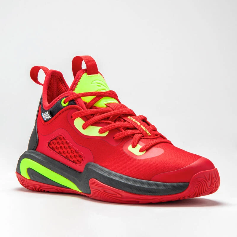 CHAUSSURES DE BASKETBALL GARCON/FILLE SE900 MINI ME NBA ROUGE HAWKS â Image 4