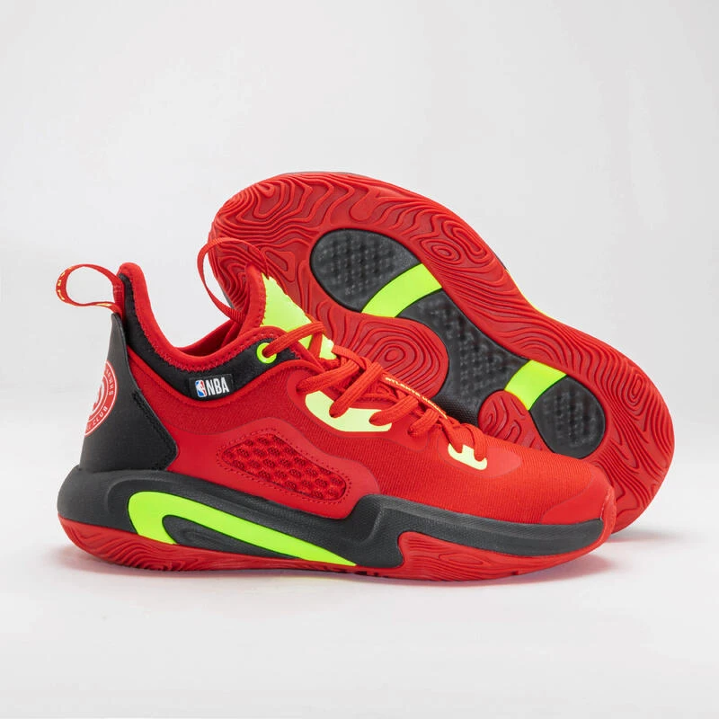 CHAUSSURES DE BASKETBALL GARCON/FILLE SE900 MINI ME NBA ROUGE HAWKS â Image 7